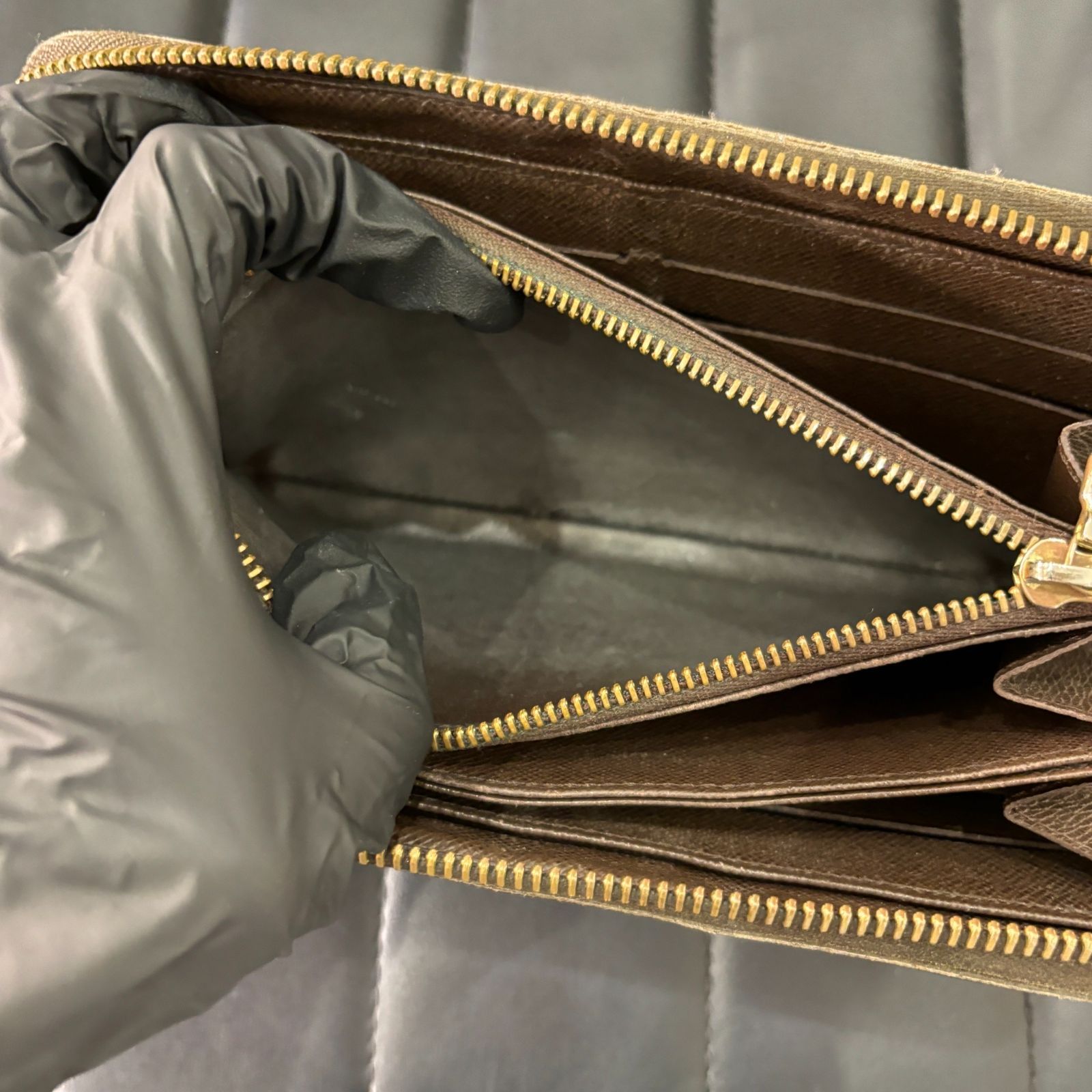 LOUIS VUITTON ヴィトン財布 ジッピーウォレット スネーク ヘビ 蛇