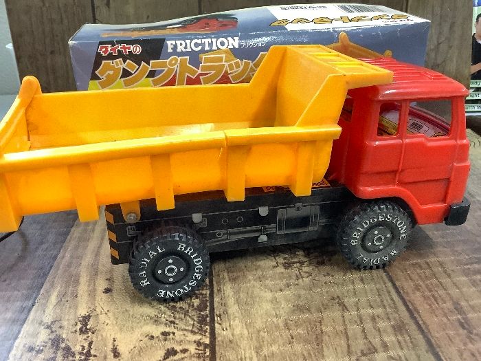 V4a 昭和レトロ ダイヤ ブリキ ダイヤのダンプトラック