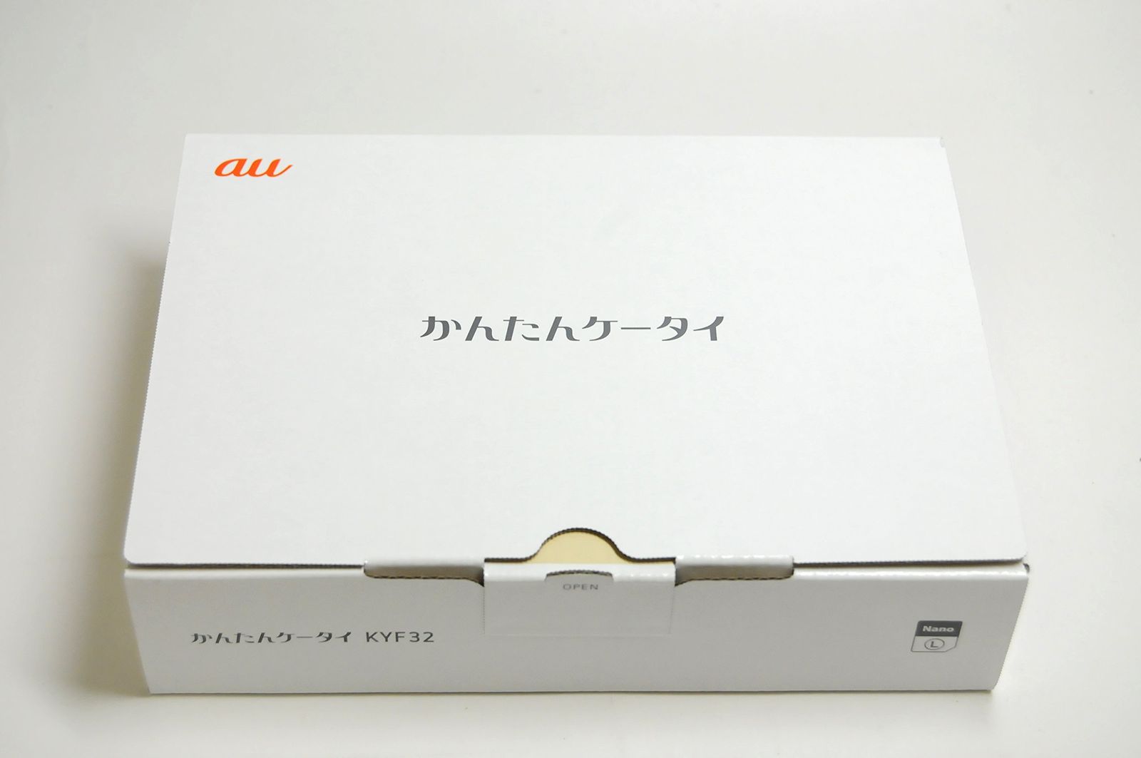 KYOCERA かんたんケータイ KYF32 ゴールド au(中古品)