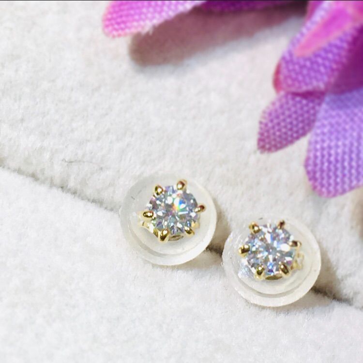ハート&キューピッドDカラーダイヤモンドK18ピアス - メルカリ