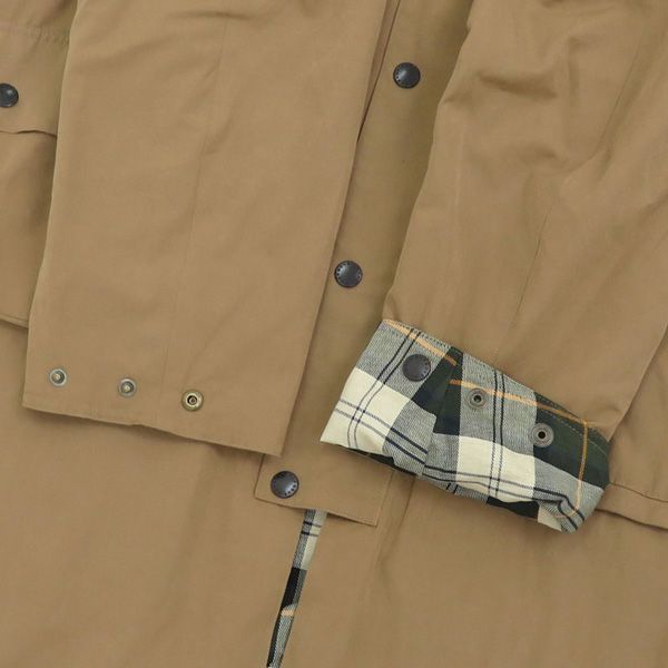 Barbour ×