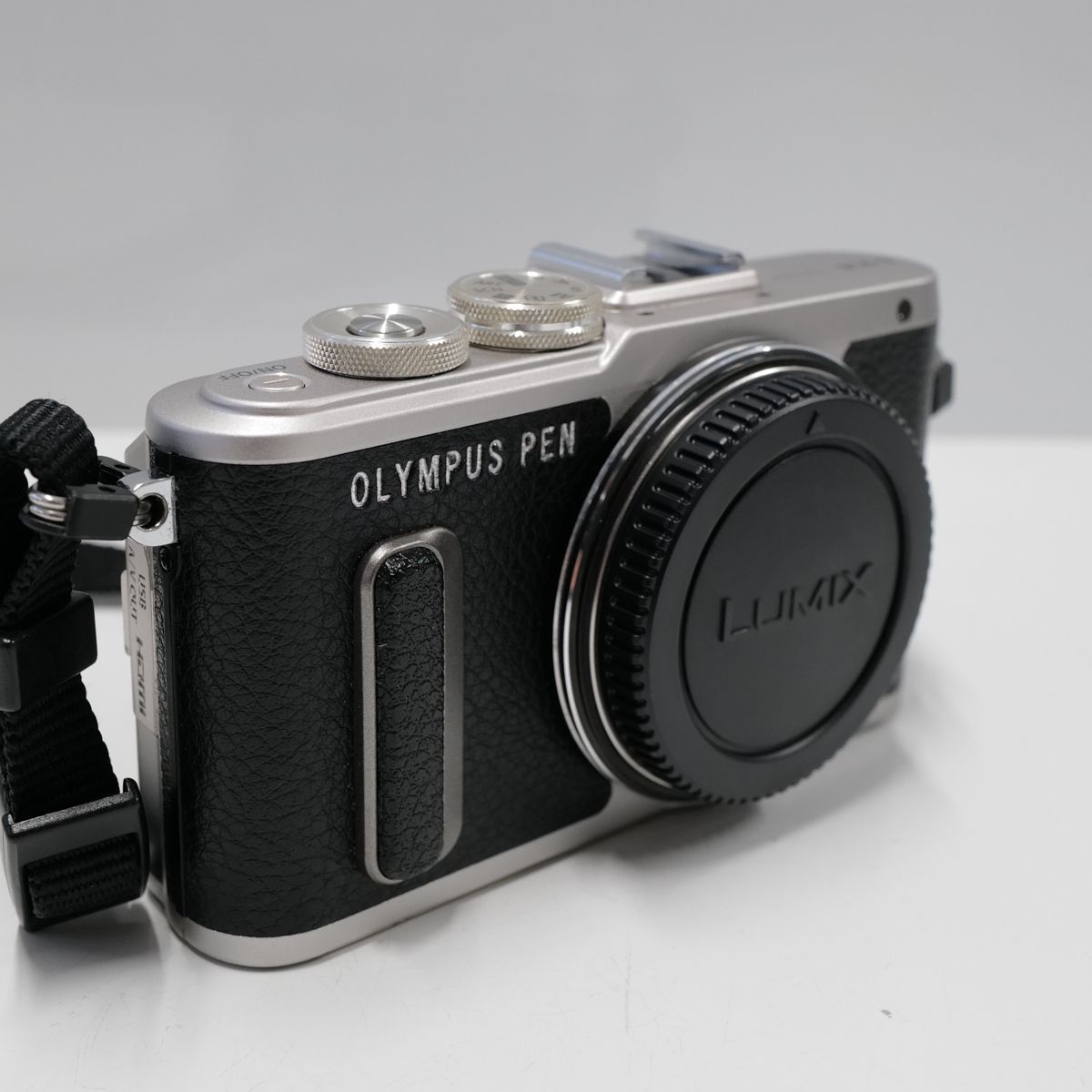 OLYMPUS PEN Lite E-PL8 ボディ USED超美品 ミラーレス一眼 本体＋ 