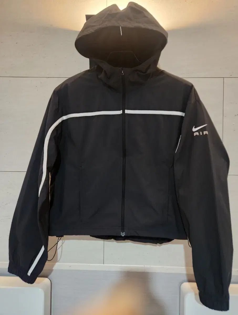 NIKE ナイキ クロップド フード ジップアップ ジャケット