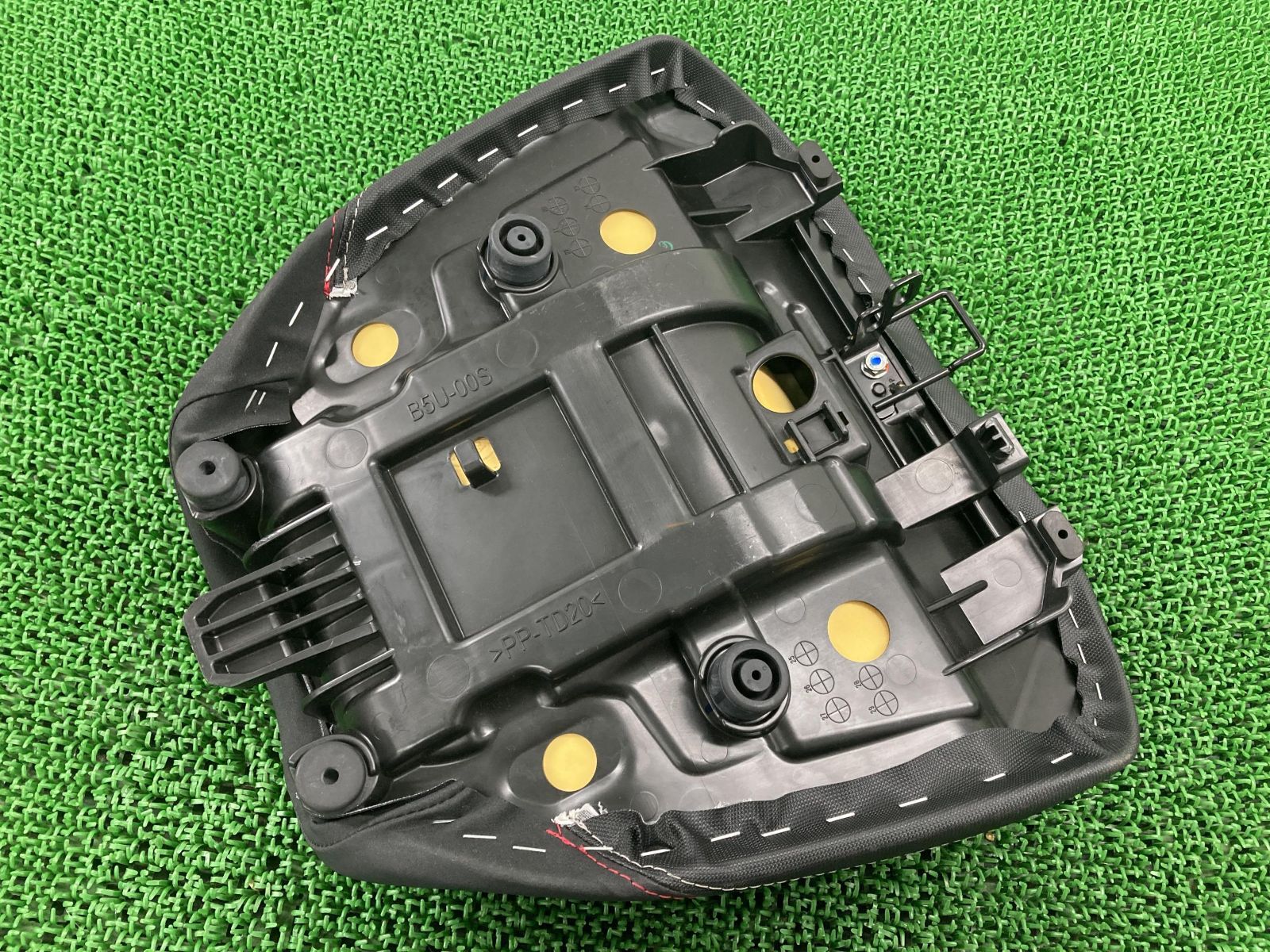 トレーサー9GT フロントシート B5U ヤマハ 純正 中古 バイク 部品