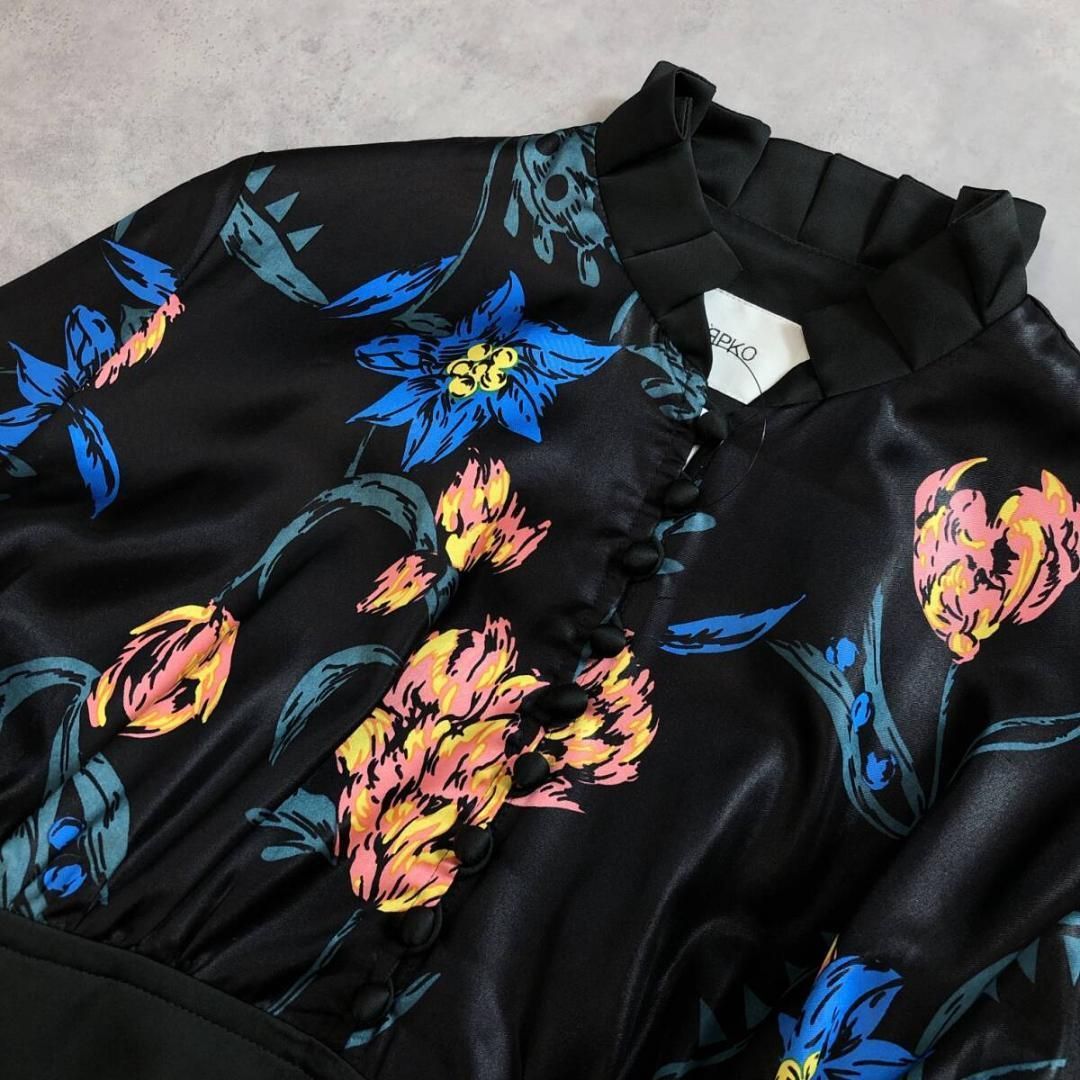 花柄ワンピース