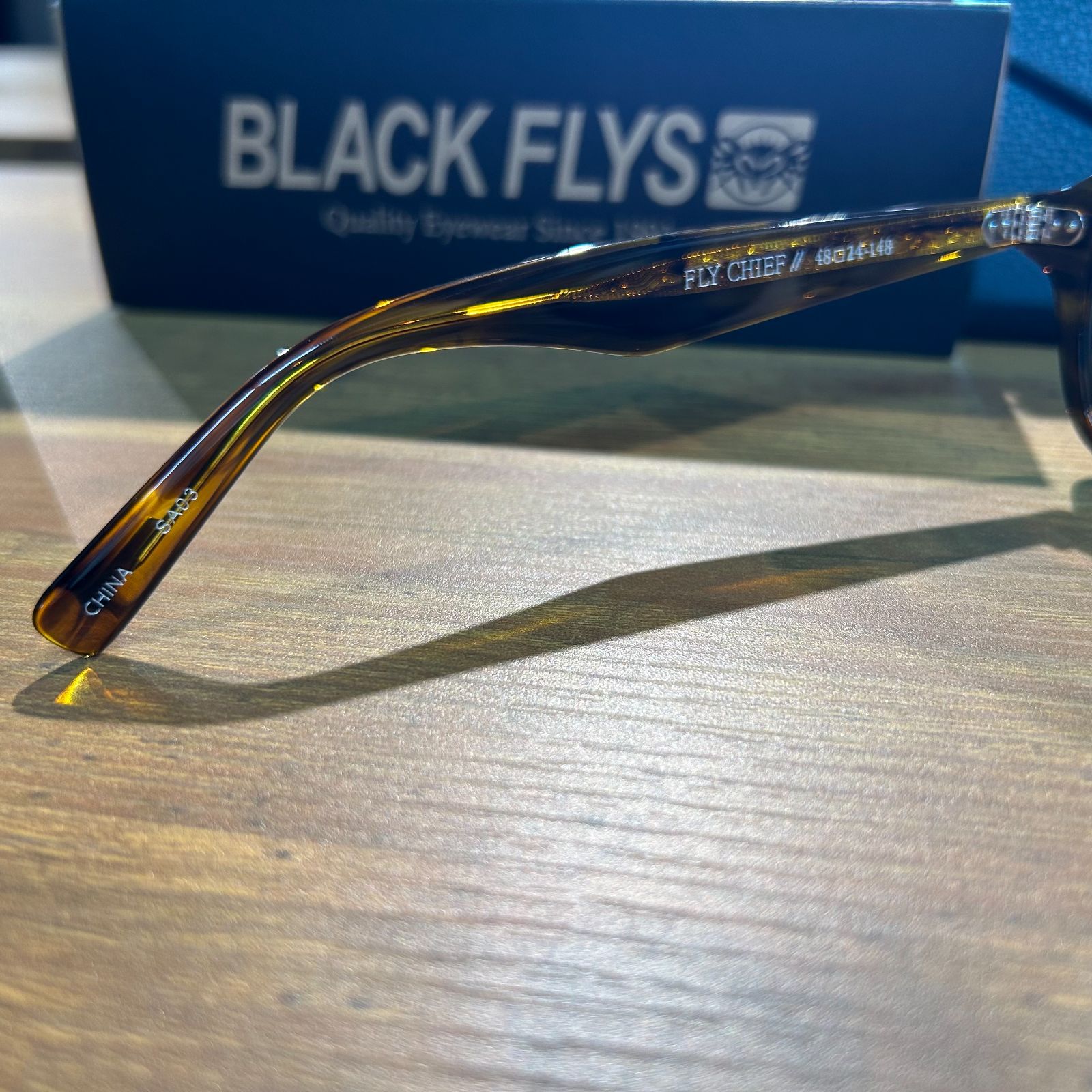 【BLACK FLYS】FLY CHIEF　ブラウンストライプ×ライトグリーン　ブラックフライ　サングラス　フライチーフ　サングラスケース　 サングラス拭き　ラッピング箱　BF-15507-03 　夏　サマー　プール　キャップ　海水浴　海　ファッション　アメカジ