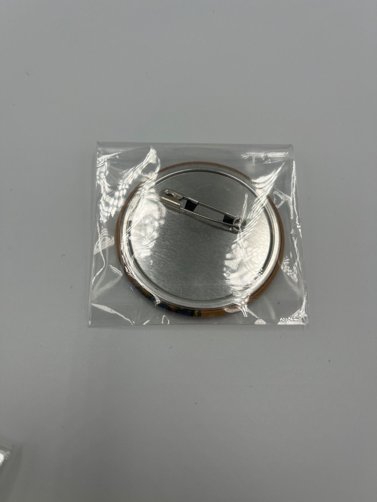 第五人格　IdentityV ナンジャタウン 猫耳 缶バッジ 写真家 IdentityⅤ in NAMJATOWN」インターネット通販 ナムコパークスと