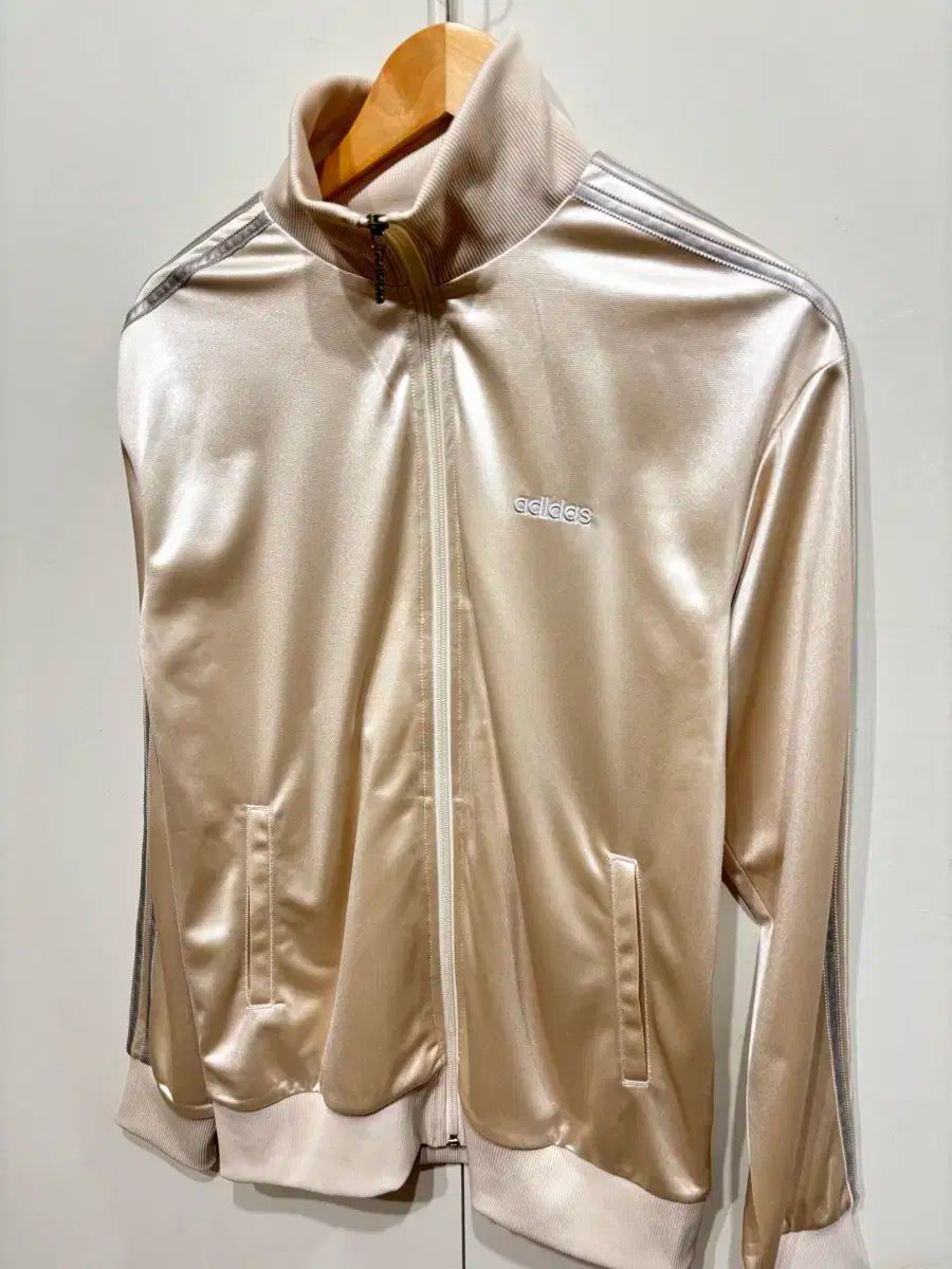 adidas アディダス