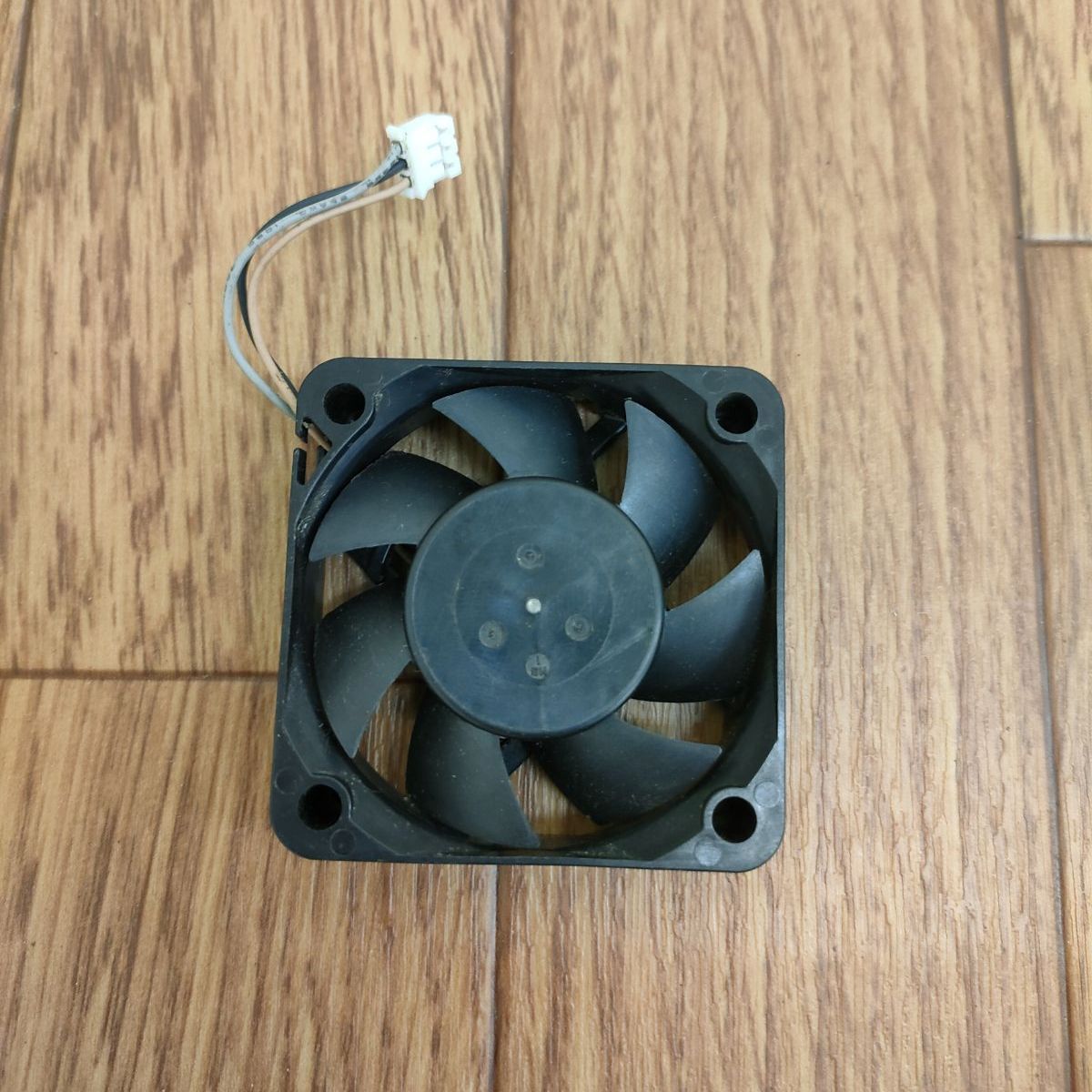 シャープ BDレコーダー Nidec ファン U50R12NS2Z7-53J55 - メルカリ