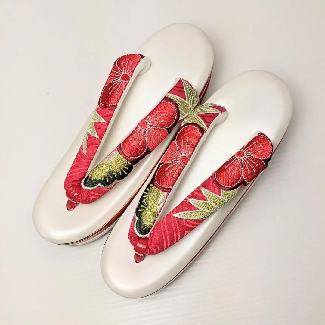 和装 草履 振袖用 コッポリ 厚底 ヒール草履 白×赤 松竹梅 刺繍
