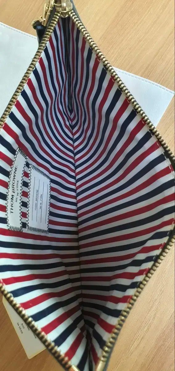 THOM BROWNE.』 トムブラウン ストライプシャツ 楽天市場】極美品