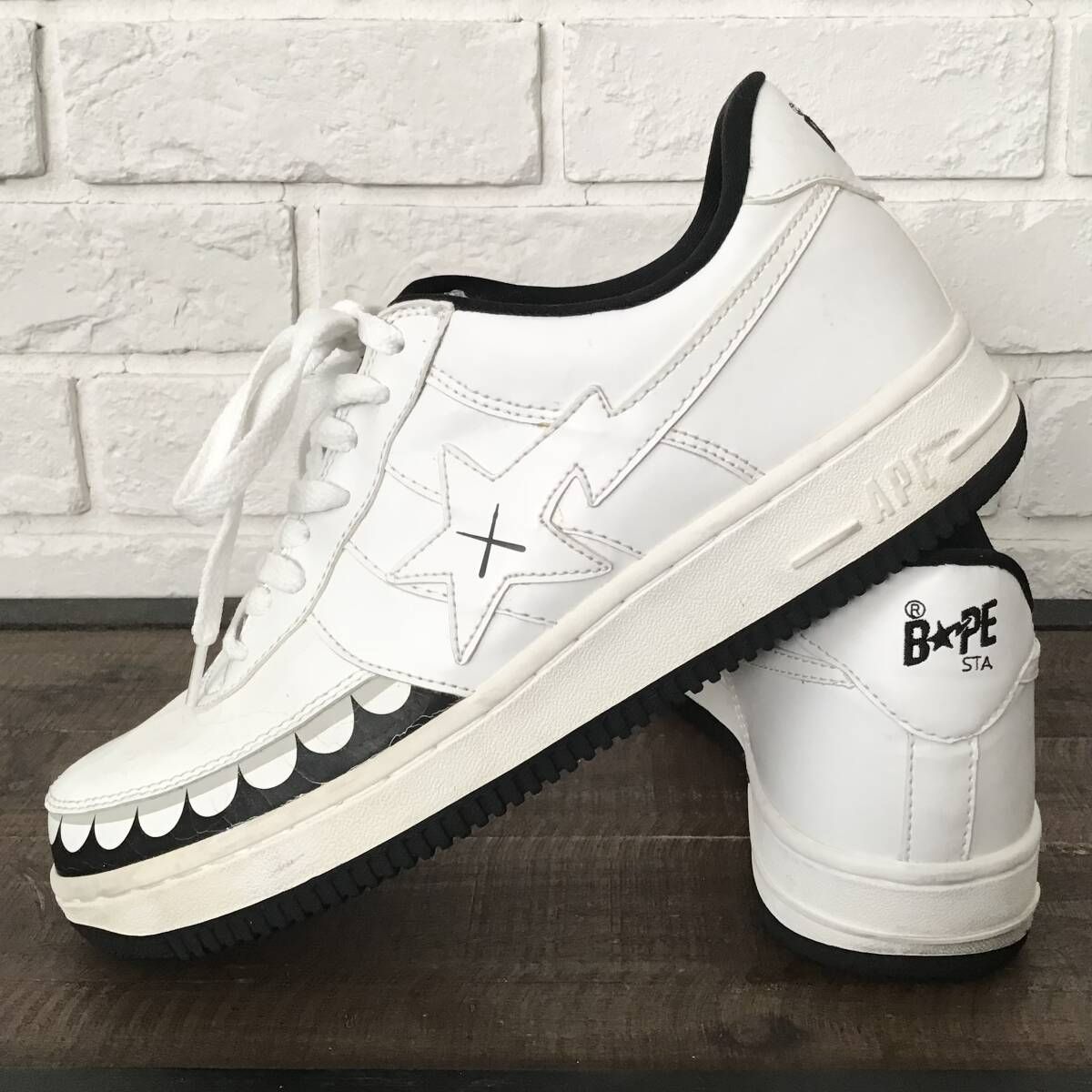 KAWS CHOMPERS BAPE STA エナメル スニーカー 27.5cm White Black a 