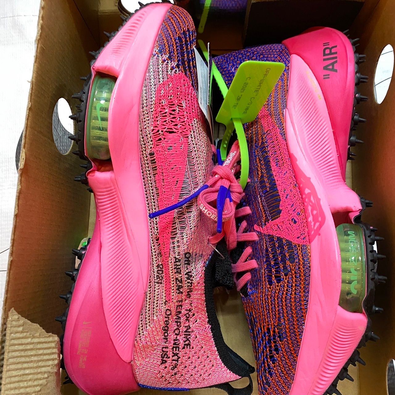 Off-White × Nike Air Zoom Tempo Next% Flyknit 