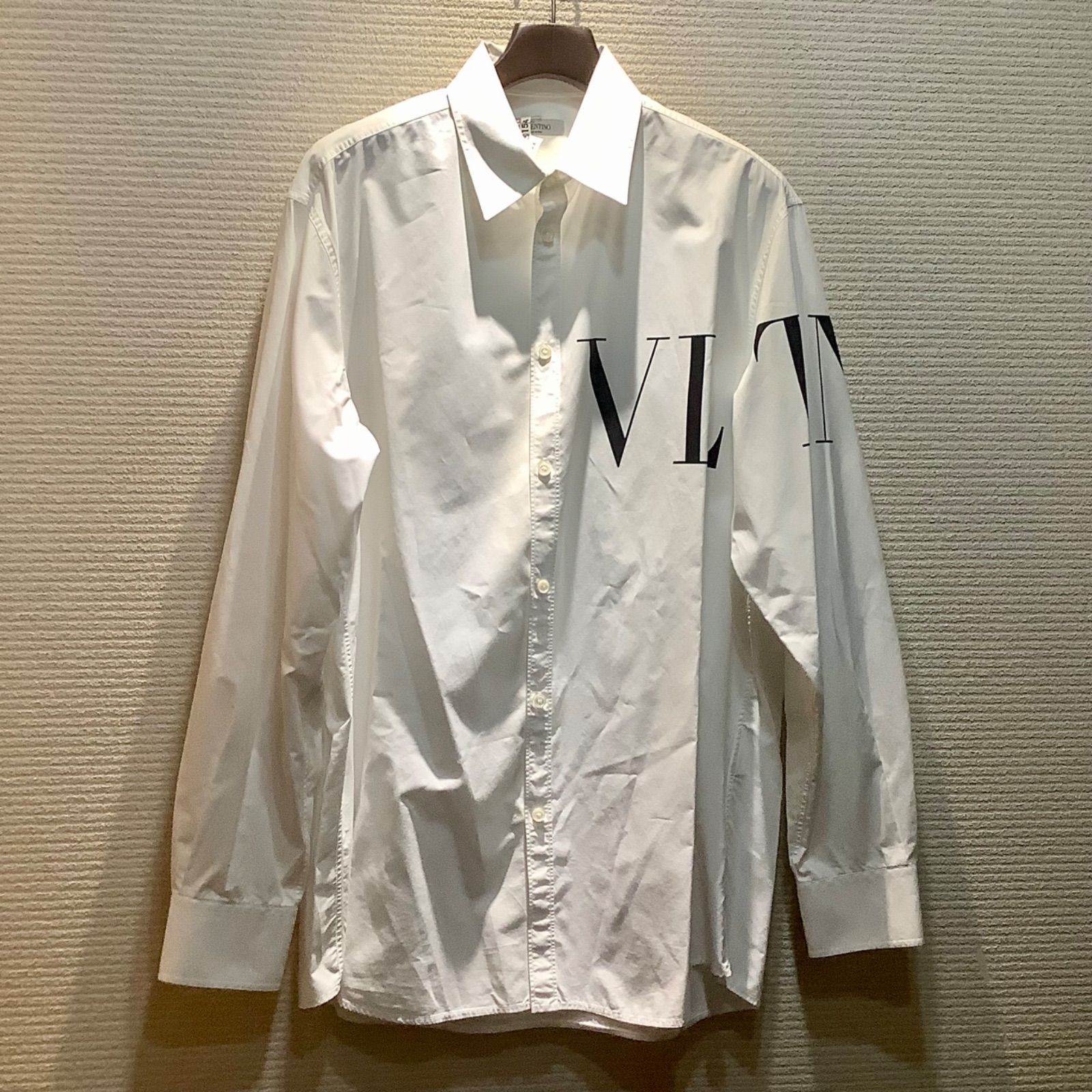 VALENTINO ロゴプリント 長袖シャツ 新品】VALENTINO ドリーマーズVロゴプリント 長袖シャツ - メルカリ
