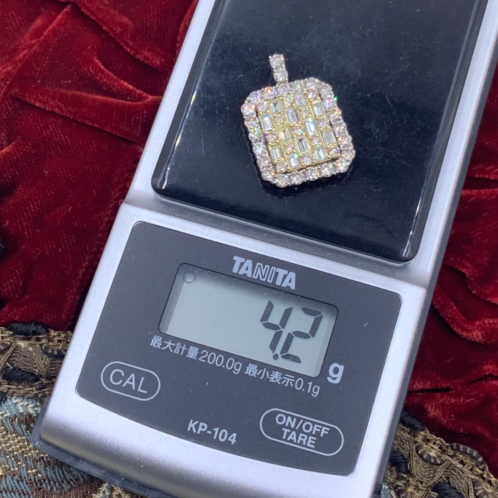 K18pt950 ペンダント ダイヤ 3ct 4.2g - メルカリ