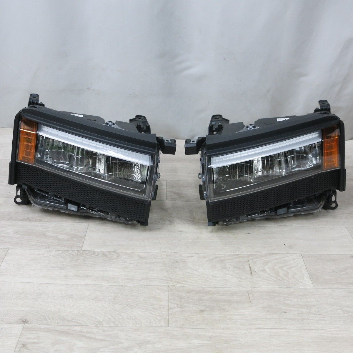 [送料無料] 新車外し!左右セットトヨタ ランドクルーザー 250 VX 純正 LED ヘッド ライト ランプ ICHIKOH 60-343