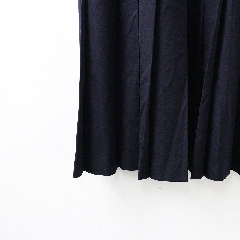 des GARCONS