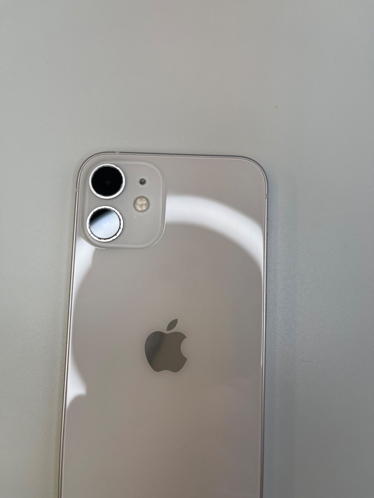 Apple - 【美品です！】iPhone12 mini 64GB ホワイト MGA63J/A iPhone12 mini 64GB ホワイト MGA63J/A