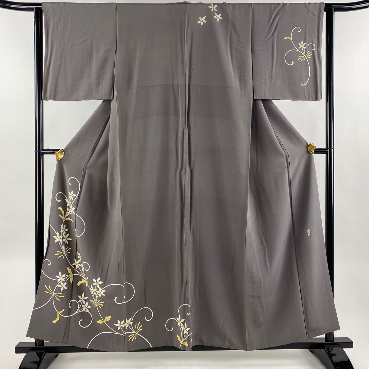 付下げ 身丈157cm 裄丈62cm S 袷 鬼島武司 落款 花唐草 灰色 正絹 名品  