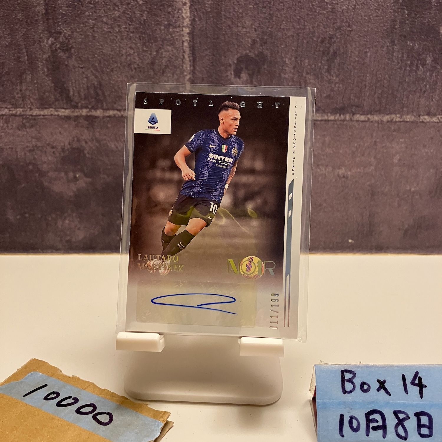2021-22 Panini Noir Lautaro Martínez 011|199 直筆サインカード FC Internazionale Milano Spotlight カード