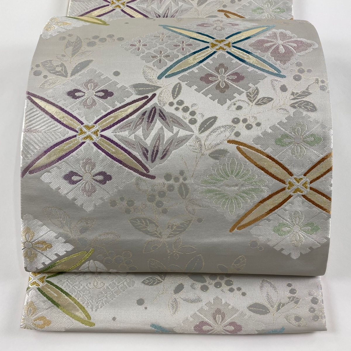袋帯 美品 逸品 花菱 葉と実 金糸 箔 灰色 六通 正絹 【中古