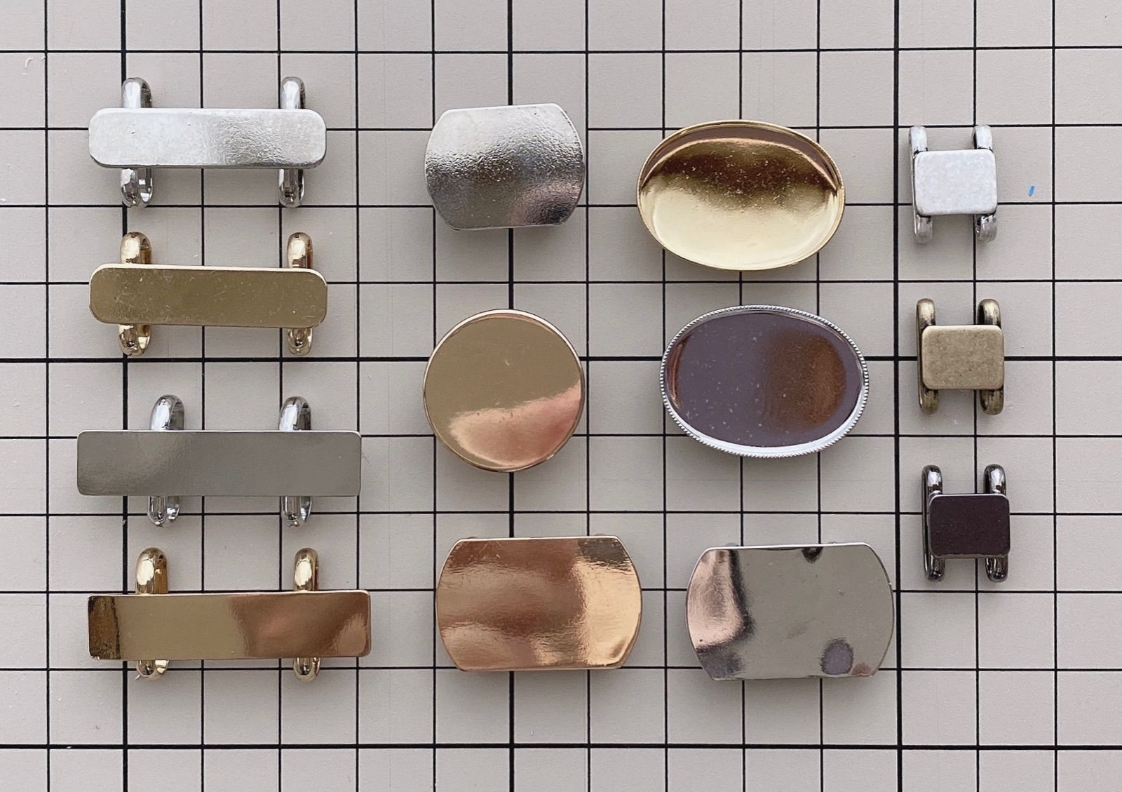 ★〜天然石　ブラウン縞瑪瑙　椿　金沢金箔　帯留め　40×30〜★ ☆〜天然石 ブラウン縞瑪瑙 椿 金沢金箔 帯留め 40×30〜☆