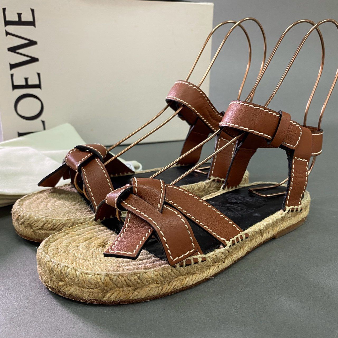 ロエベ　LOEWE ゲートフラットサンダル　ブラウン ３６ 1b7 《美品》 LOEWE ロエベ ゲートフラットサンダル 36 ブラウン