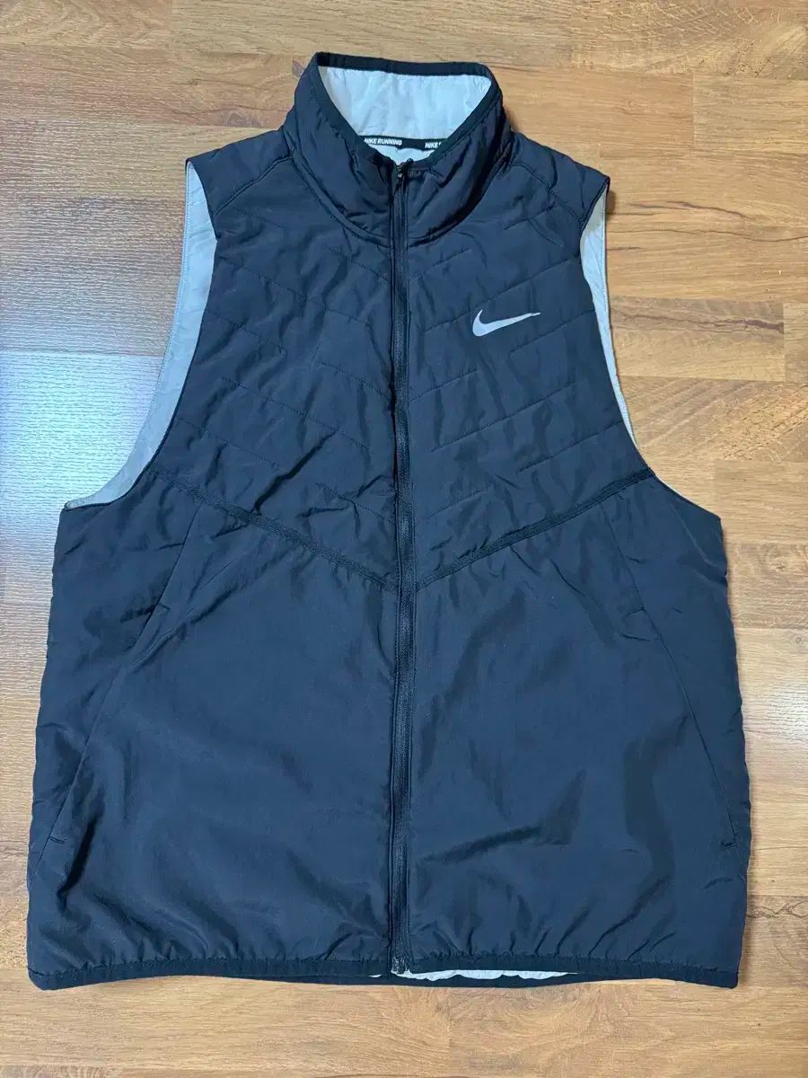 Nike(ナイキ） サーマ フィット レペル エアロレイヤー ベスト DD5648 ー 010