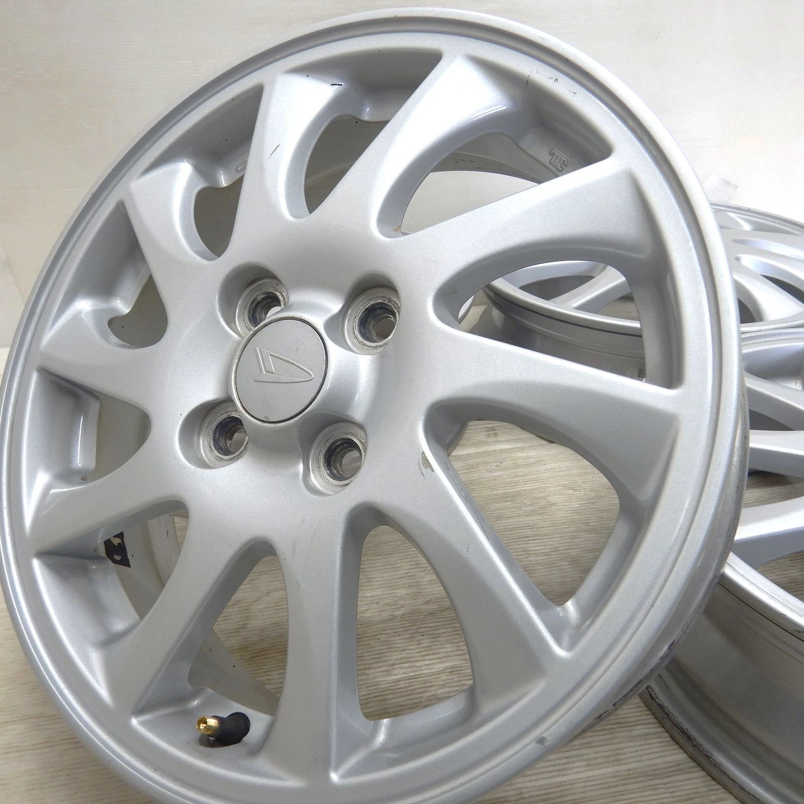 中古 15インチ アルミ ダイハツ タント 純正 4本セット タフト