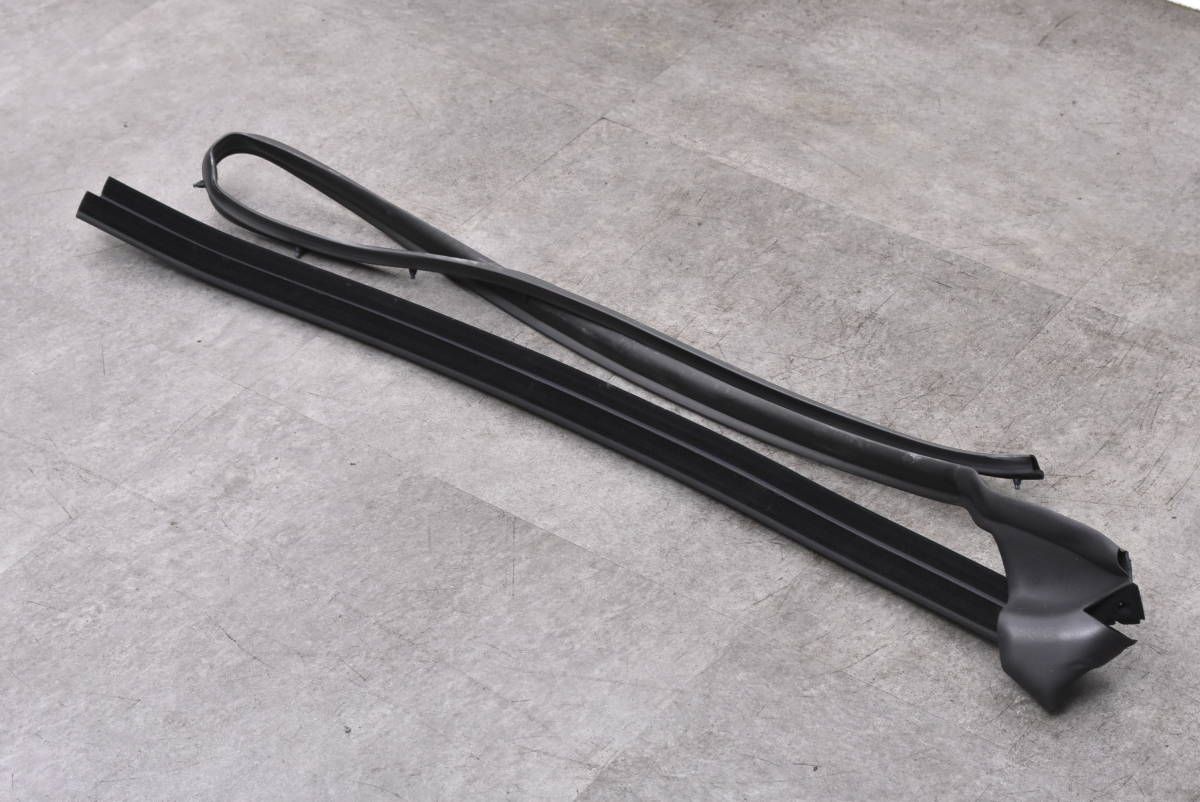 ♥品 フェラーリ F149 カリフォルニア 純正 インナーモール ドアガスケット 左側 品番 69989100 交換用 Ferrairi California