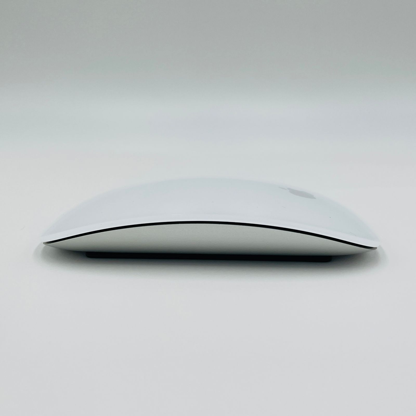 【美品】Apple Magic Mouse 2 - シルバー 激安マウス Apple純正 Magic Mouse2 A1657 シルバー （ Multi