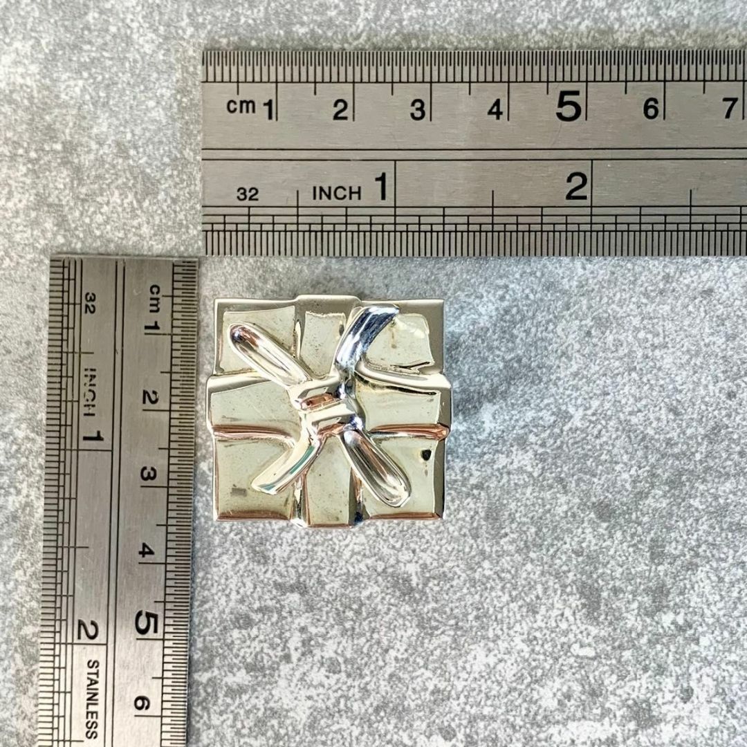 ティファニー ギフトボックス ジュエリーケース ピルケース シルバー