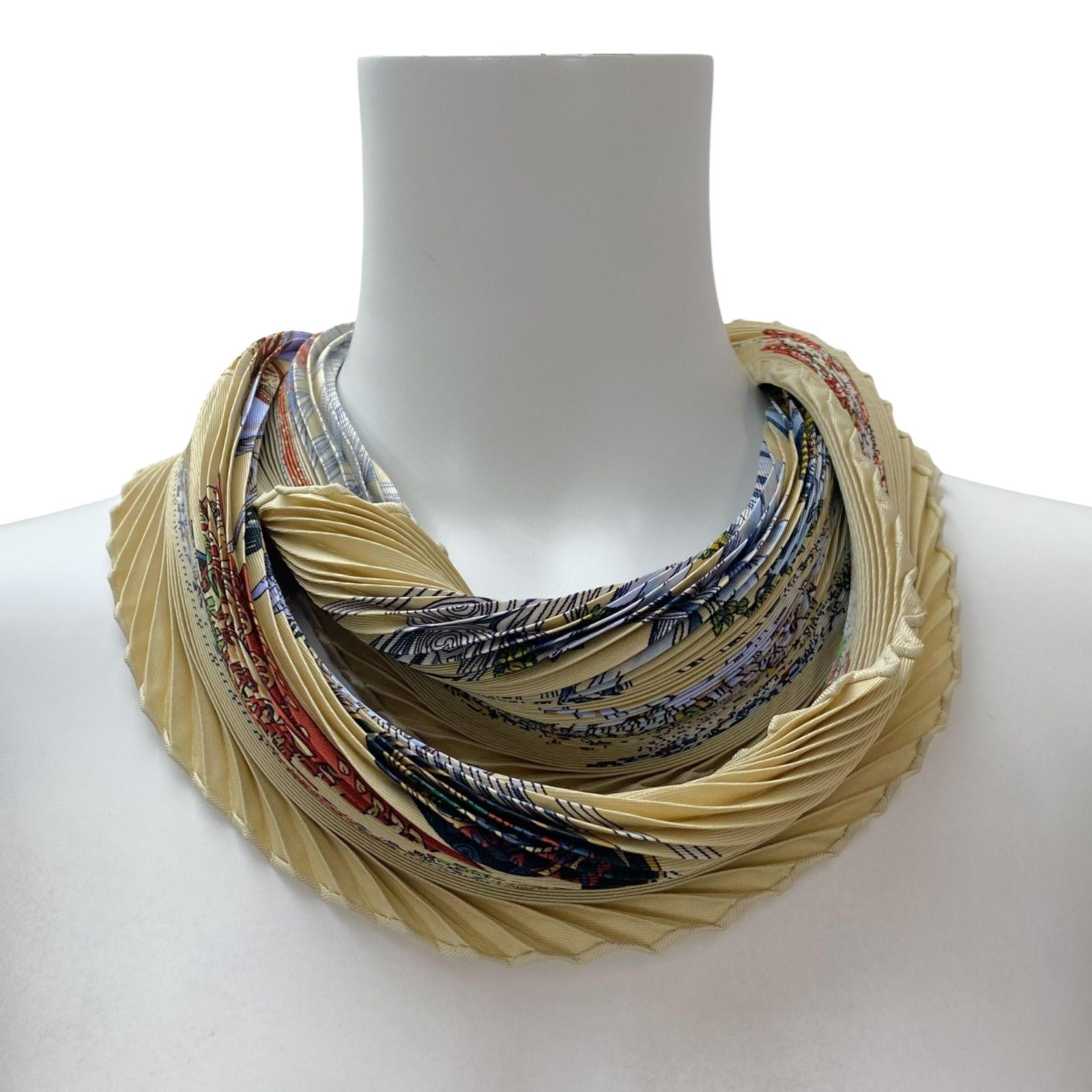 ○エルメス HERMES カレ90 Au FIL de la SOIE プリーツスカーフ