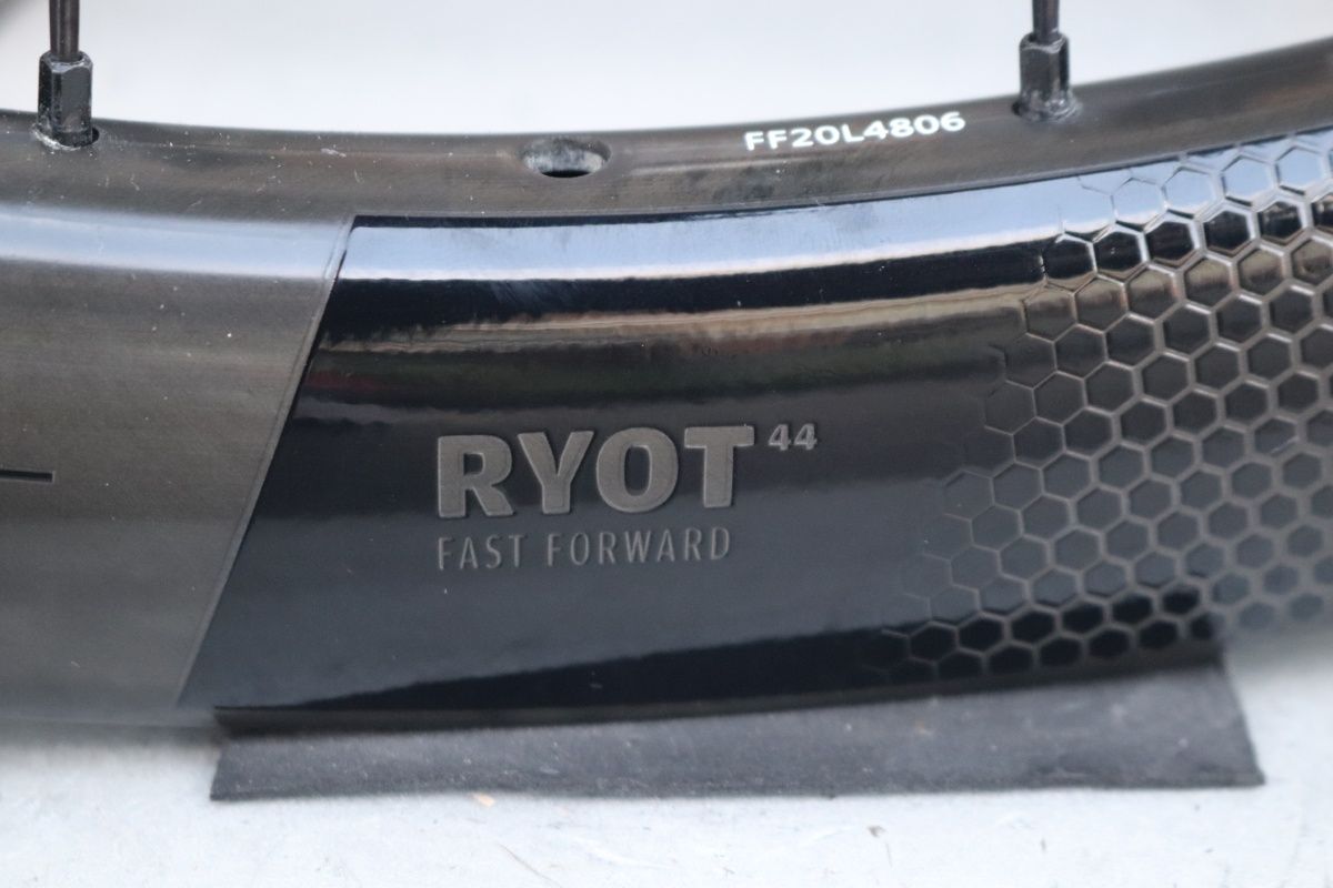 ファストフォワード FFWD RYOT 44 DISC カーボン ディスク 