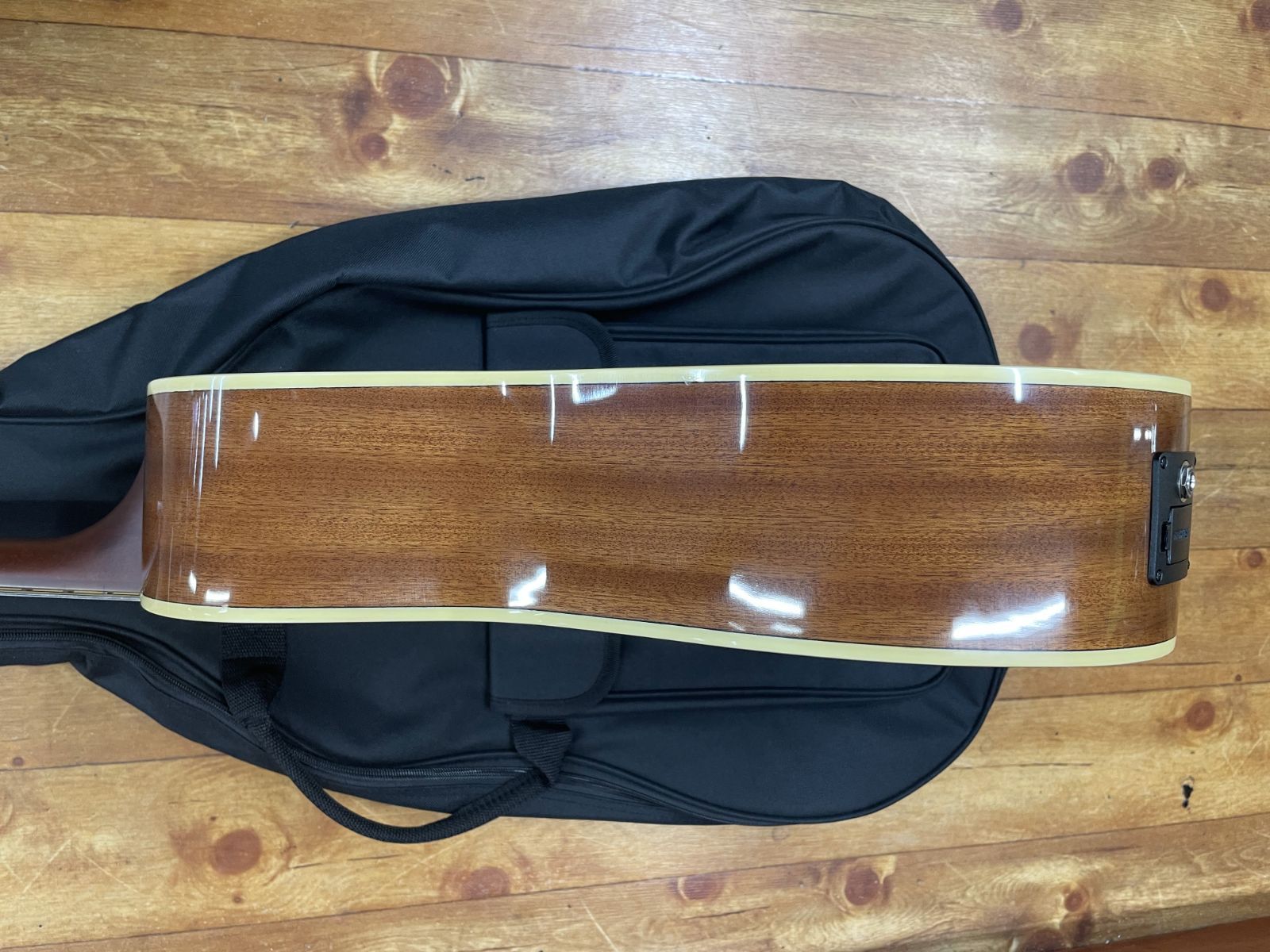 ☆美品 Fender エレアコ Malibu Player SB WN フェンダー サンバースト