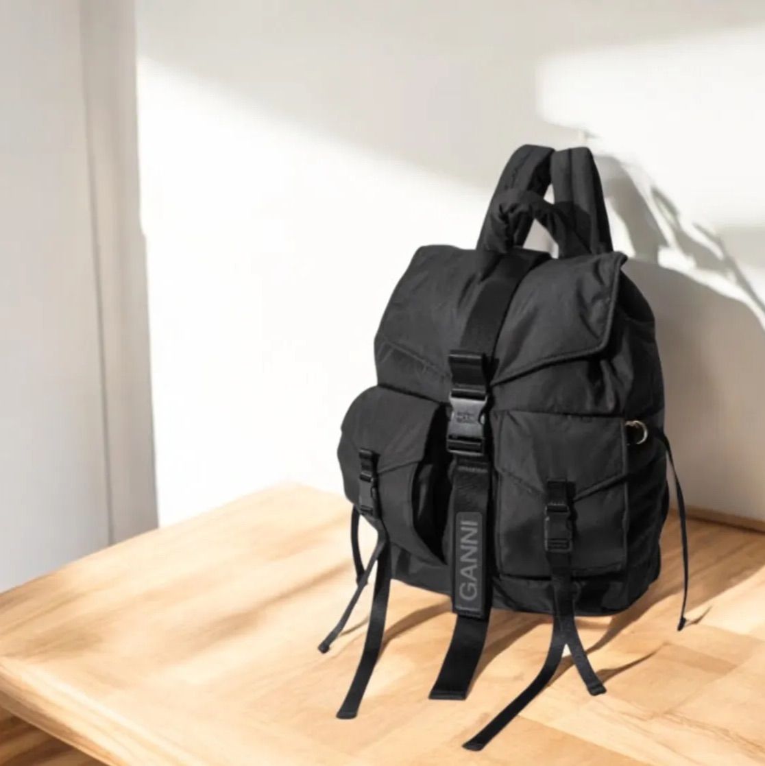 国内未入荷 GANNI ガニー LOGO バックパック リュック 新品！ - メルカリ