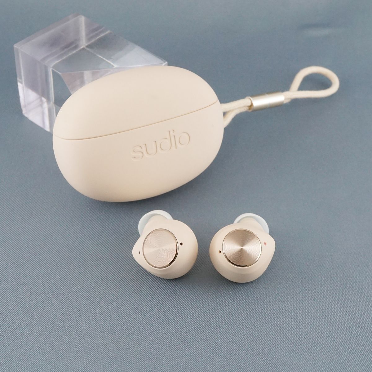 Sudio T2 完全ワイヤレスイヤホン USED美品 ノイズキャンセリング ANC 外音取込 高音質 マイク スーディオ サンドベージュ 完動品 S V0191