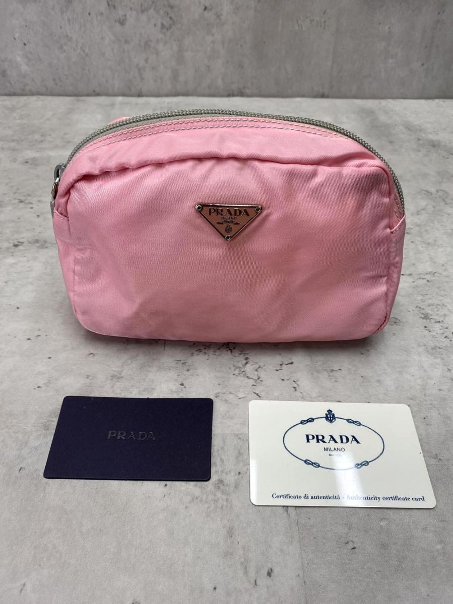 【美品】PRADA ナイロンポーチ 三角ロゴプレート ピンク PRADA プラダ ナイロン 三角ロゴプレート イタリア製 コスメ