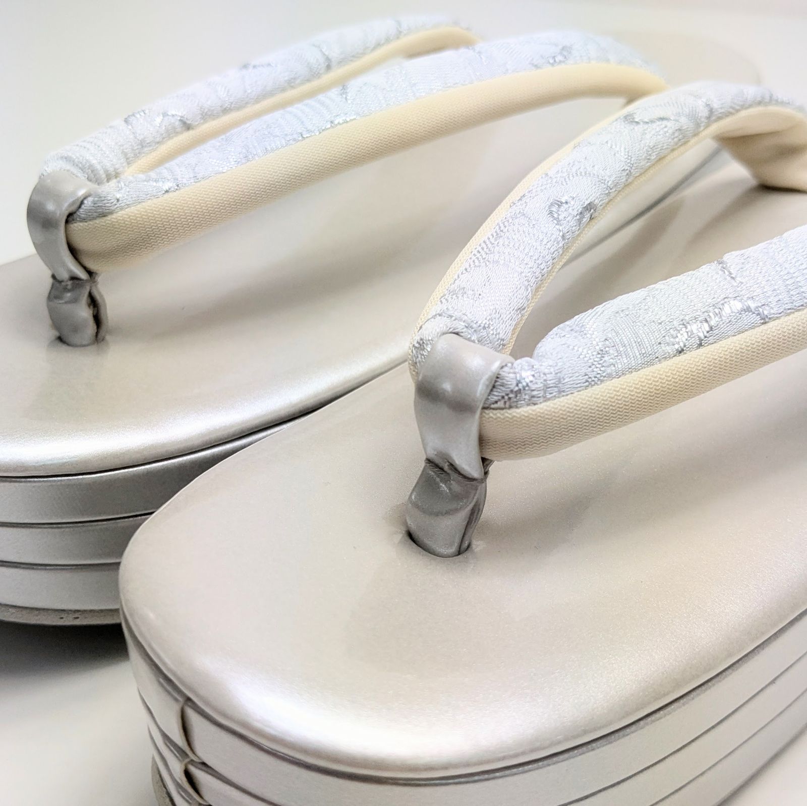 草履バッグセット 帯地 ふくれ織り 白 銀 シルバー フリーサイズ u104 草履バッグセット 帯地 ふくれ織り 白 銀 シルバー フリーサイズ u104