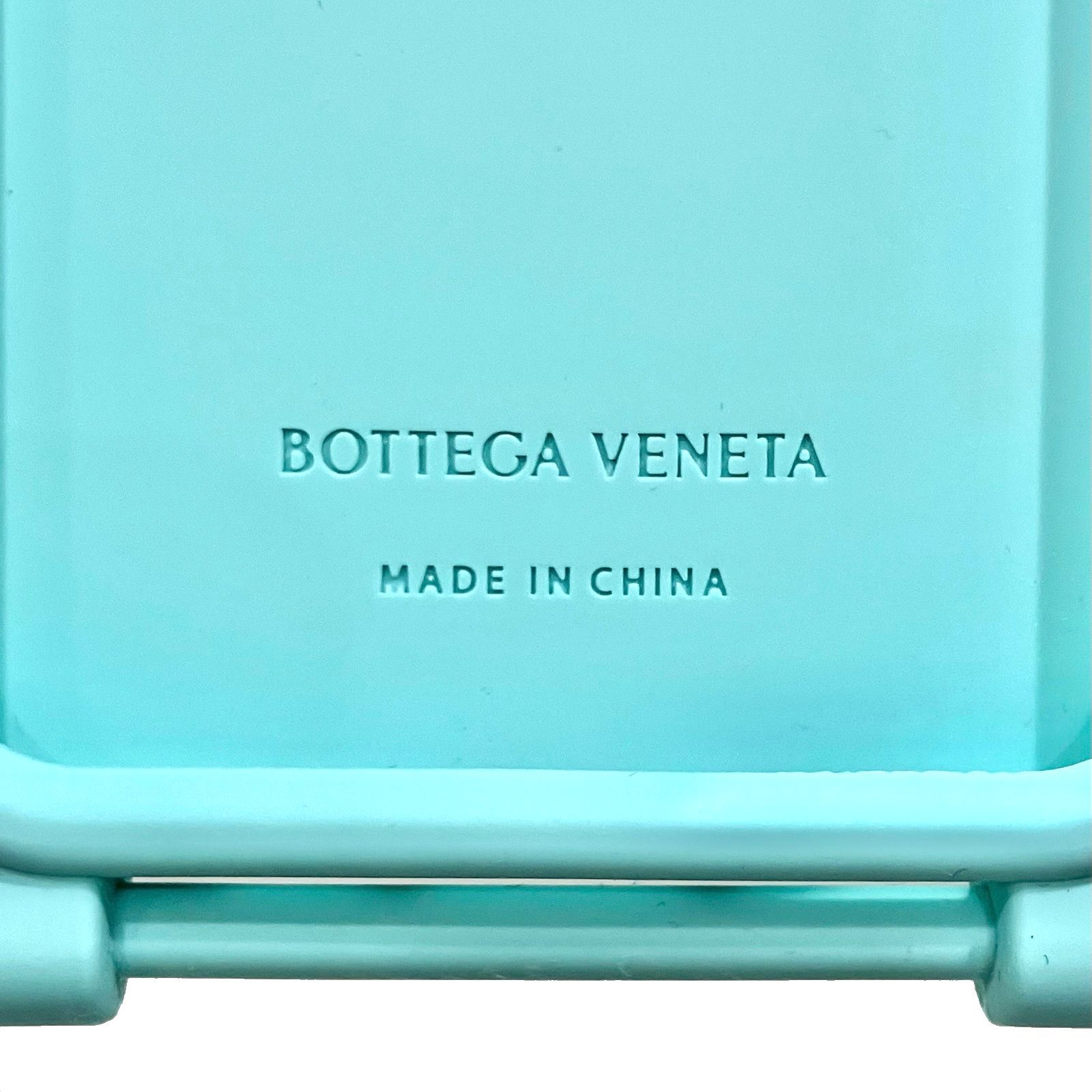 未使用品級　ボッテガヴェネタ　iPhone14proシリコンケース　ショルダー付 新品未使用】BOTTEGA VENETA iPhoneケース14pro ショルダー紐