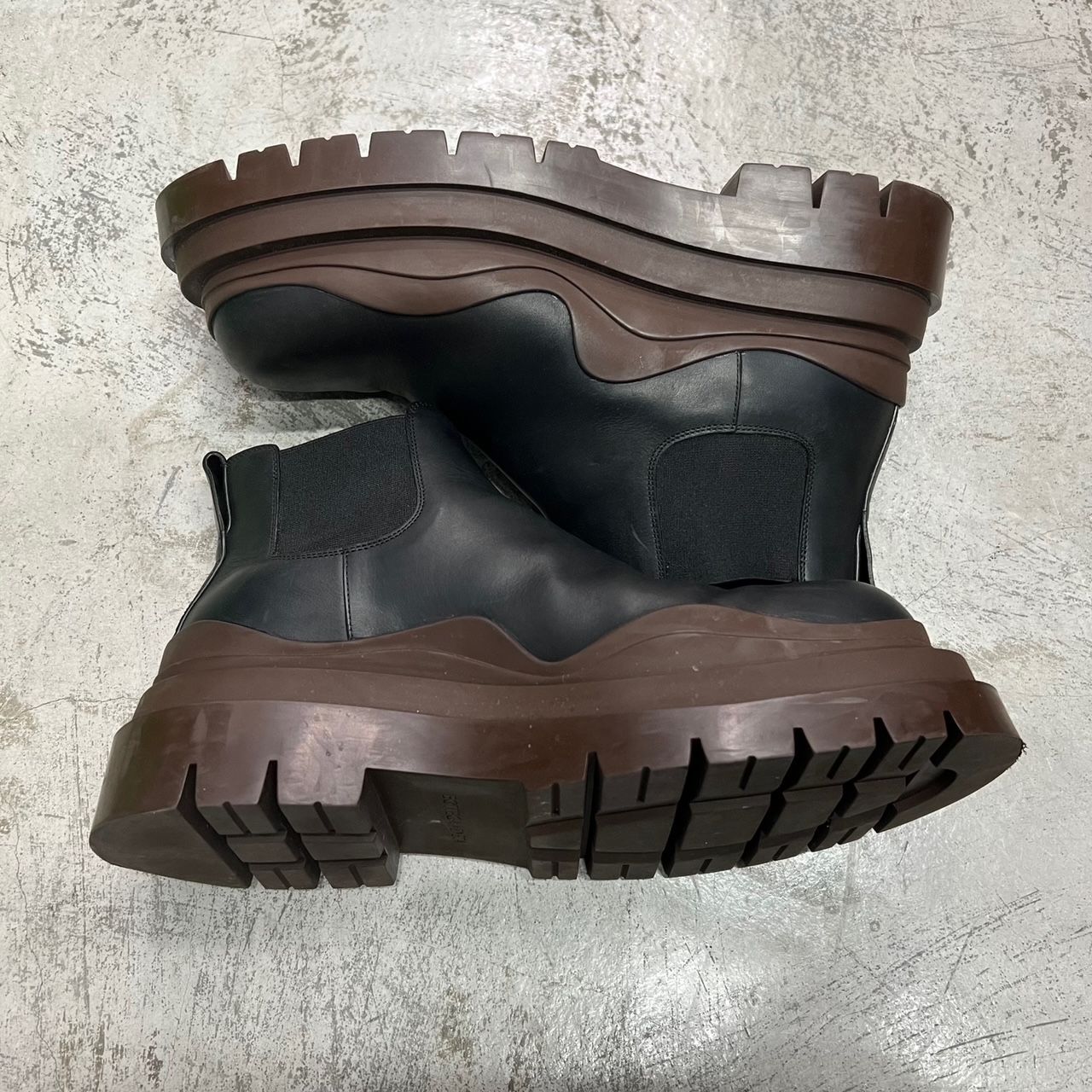 BOTTEGA VENETA タイヤ アンクル チェルシー レザー ブーツ シューズ