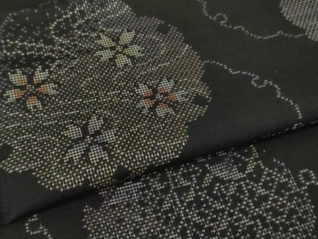 雪輪重ね桜文 黒地