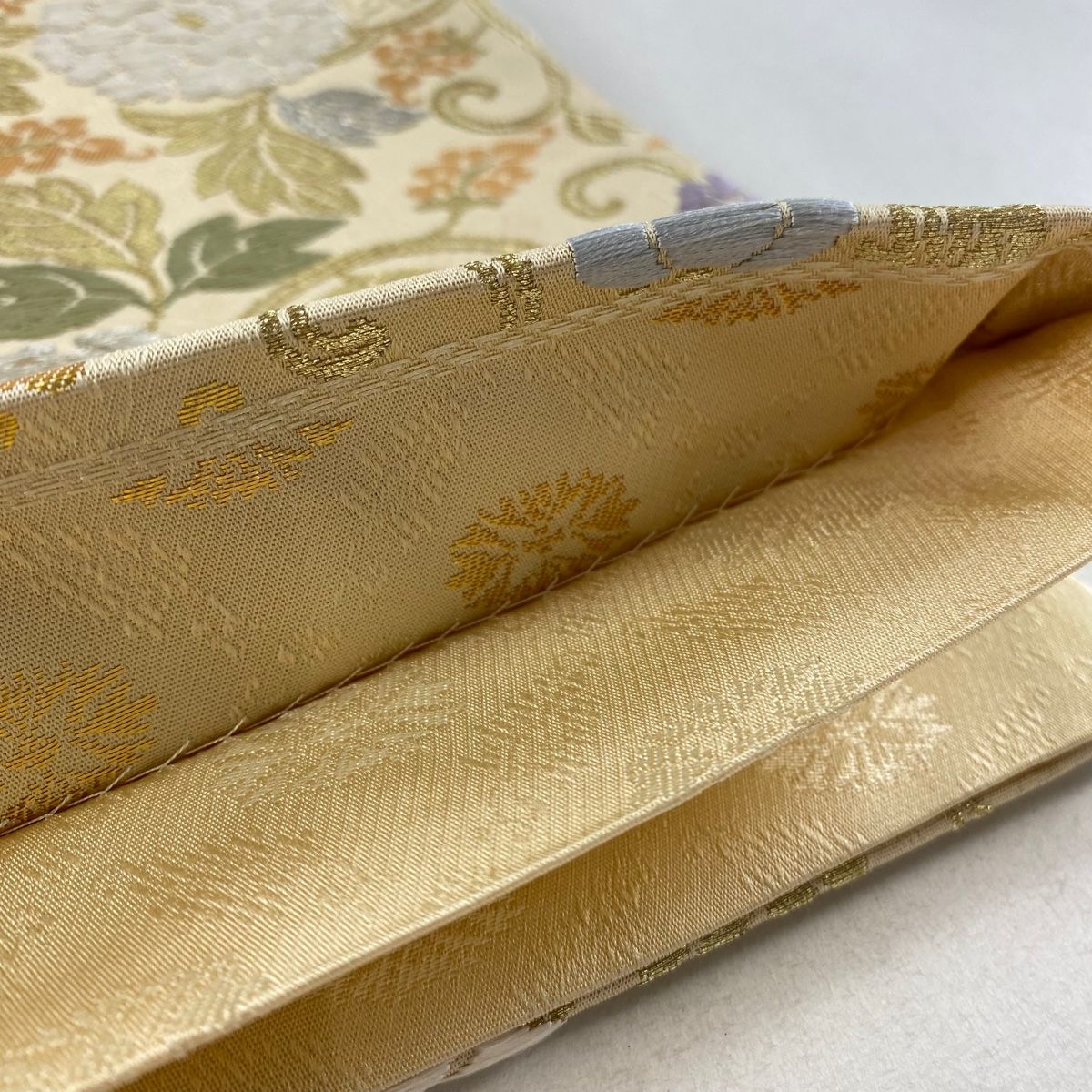 袋帯 美品 名品 花唐草 金銀糸 箔 金色 六通 正絹 【中古