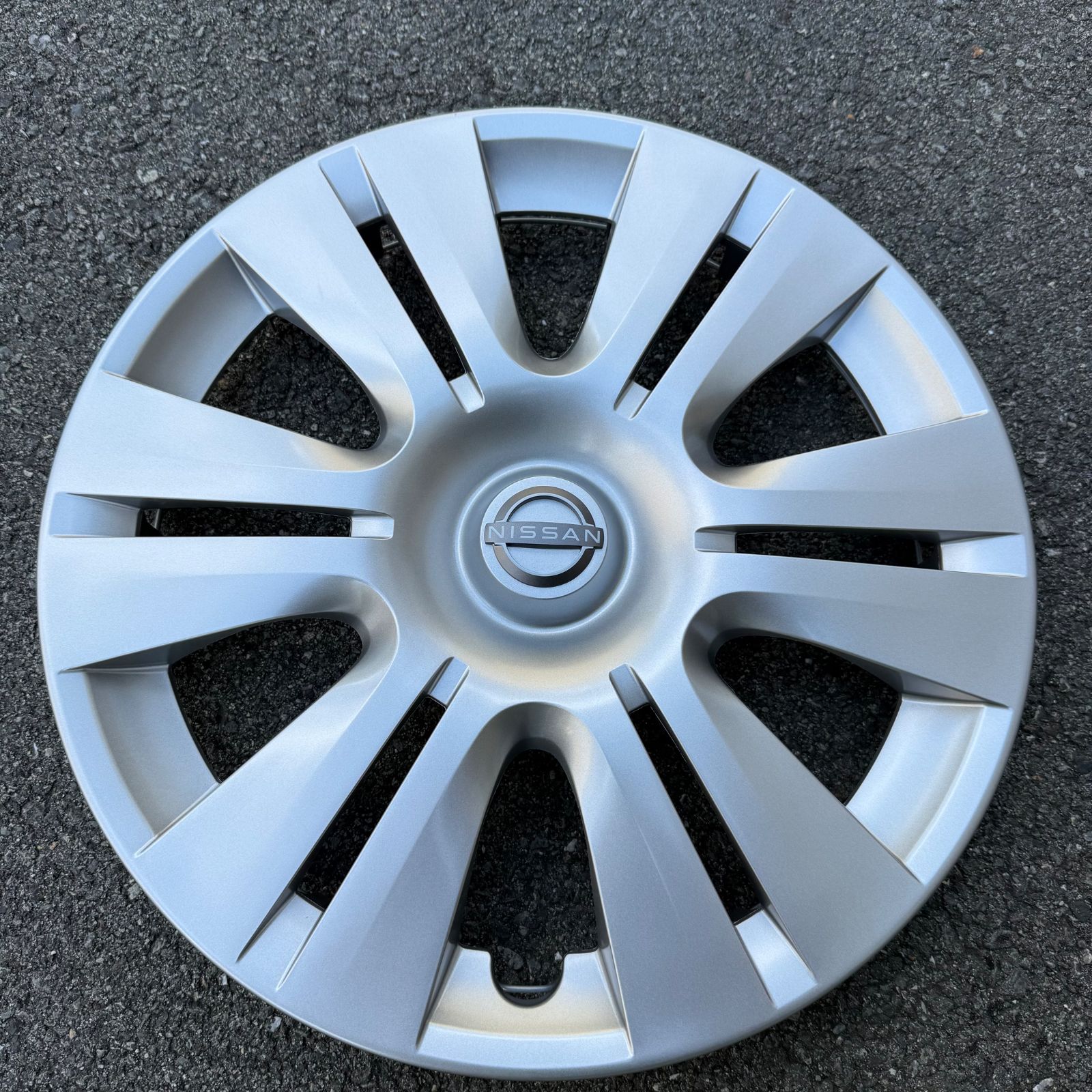 NV350 キャラバン 15インチ 純正ホイールキャップ 4枚セット Amazon | ホイールカバー 15インチ 4枚 日産互換品 NV350