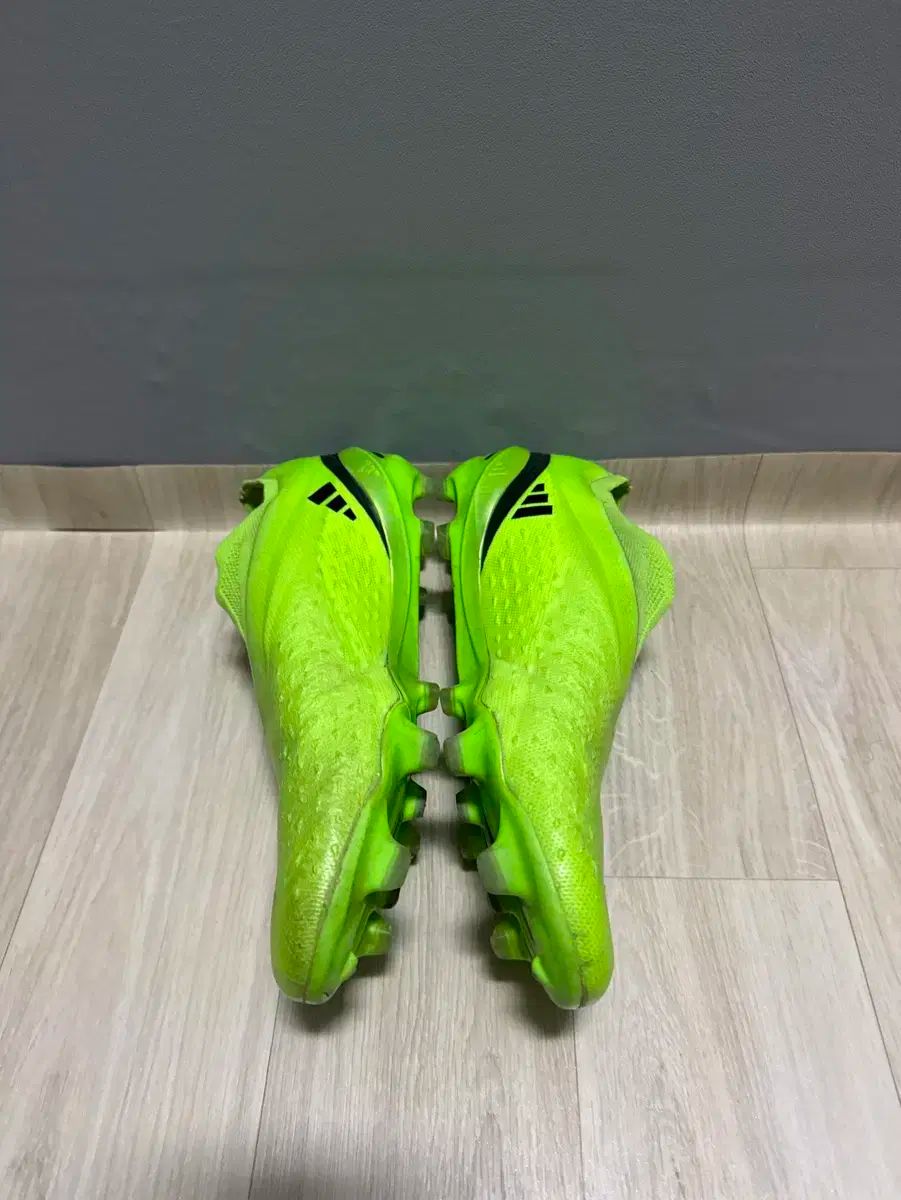 adidas アディダス