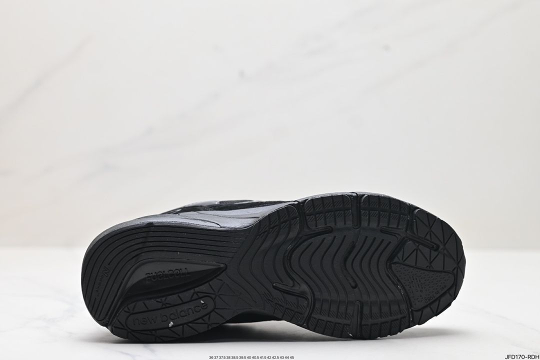 990V6 トリプルブラック