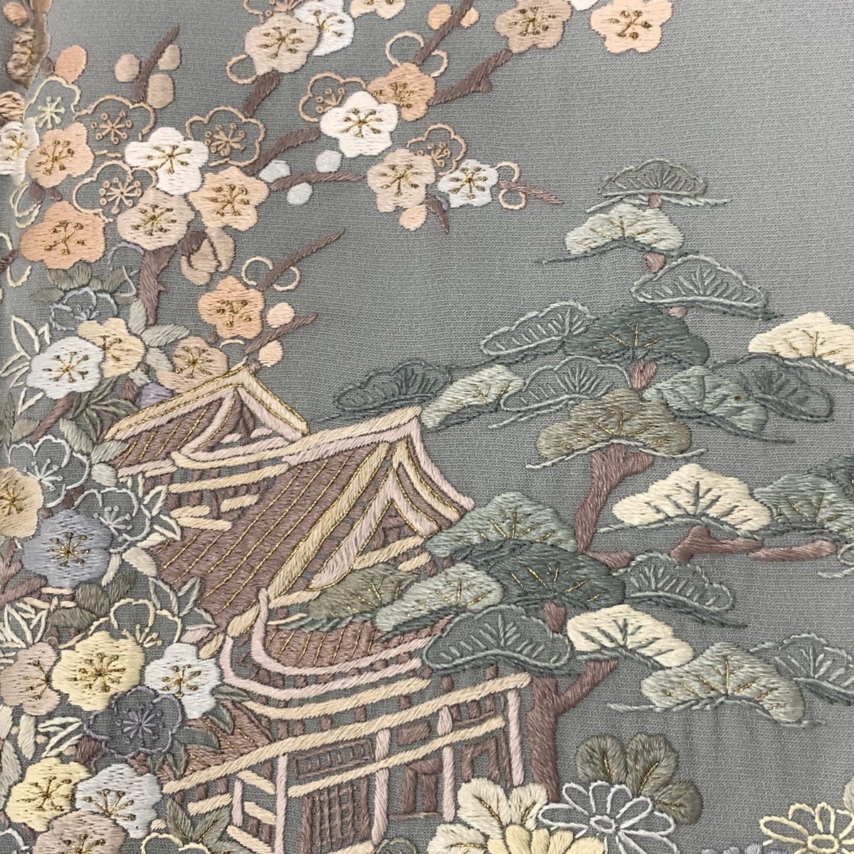 付下げ 身丈158cm 裄丈67cm M 袷 建物 枝梅 刺繍 金糸 青灰色 付下げ 身丈158cm 裄丈67cm M 袷 建物 枝梅 刺繍 金糸 青灰色