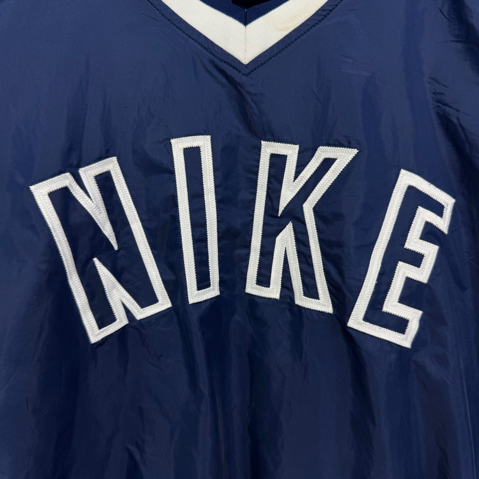 90s vintage NIKE Logo Embroidery Pull Over Nylon Jacket 90s vintage NIKE Logo Embroidery Pull Over Nylon Jacket