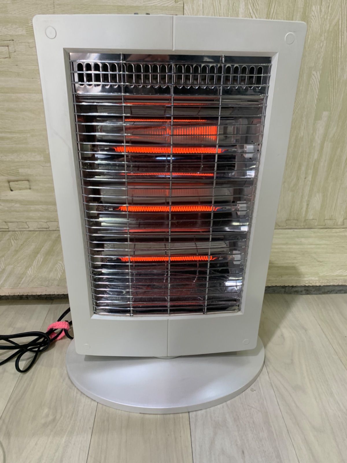 REN様専用】カーボンヒーター 電気ヒーター 消費電力900W エスケイ