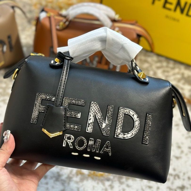 FENDI ショルダーバック